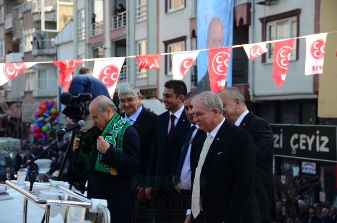 MHP LİDERi DEVLET BAHÇELİ AKHİSARLILAR İLE BULUŞTU